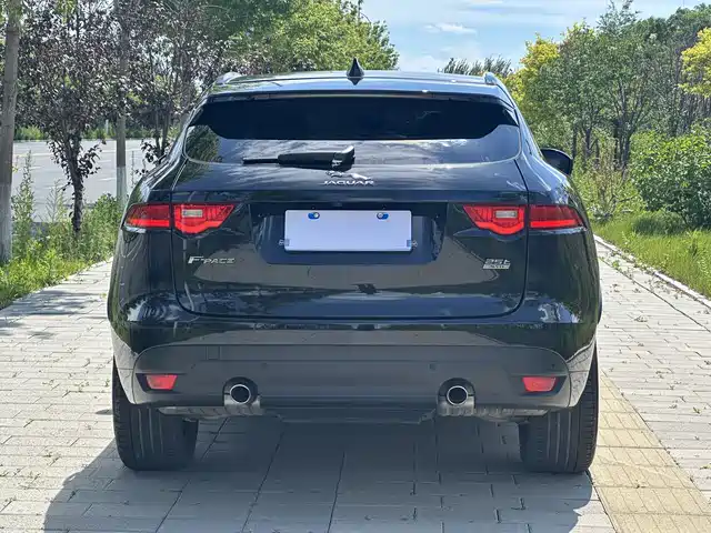 Jaguar F-PACE 2019 2.0T 4WD Urban Premium Edition — фото 5