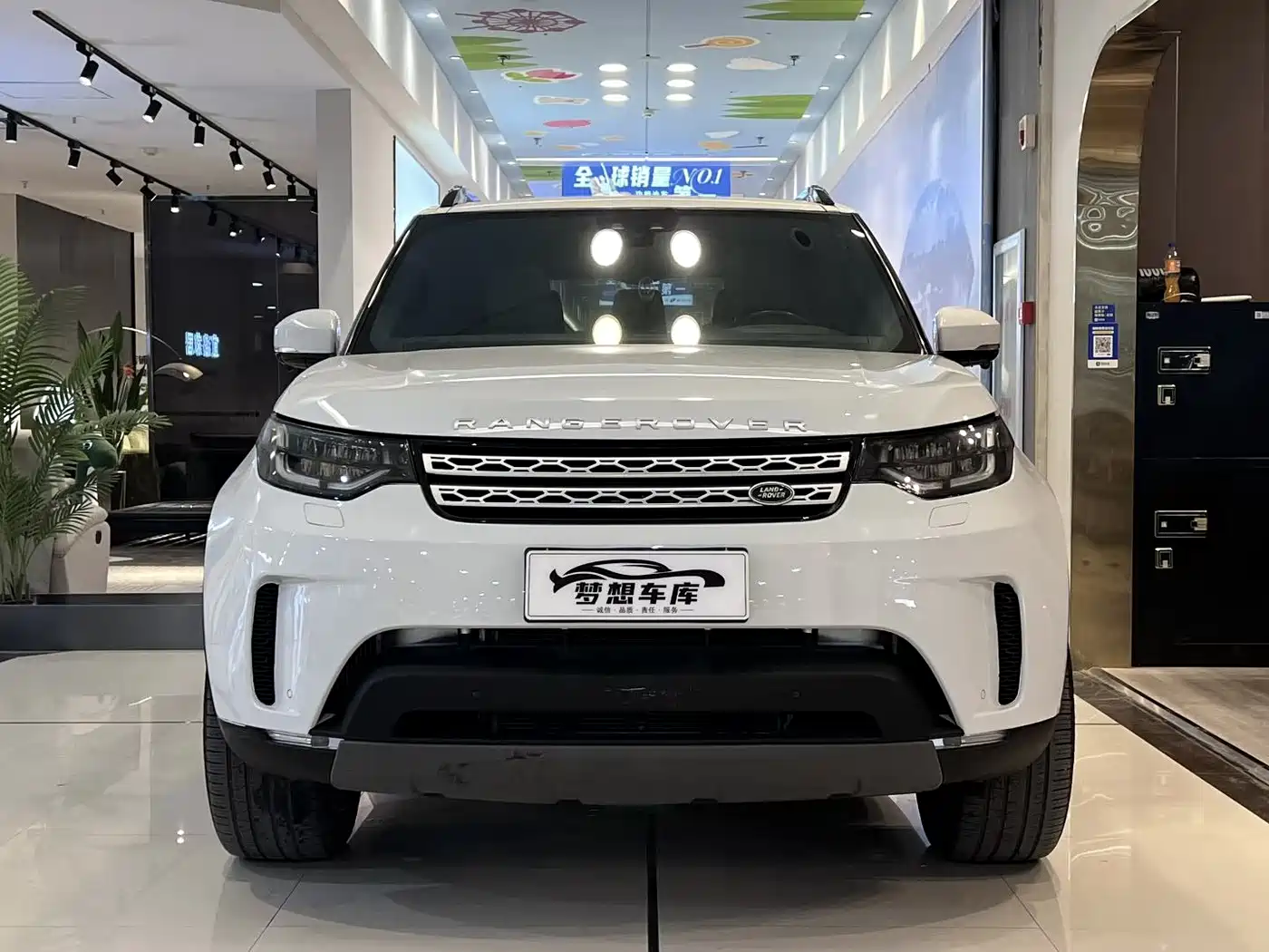 Land Rover Discovery 2019 3.0 SC V6 SE фото 2