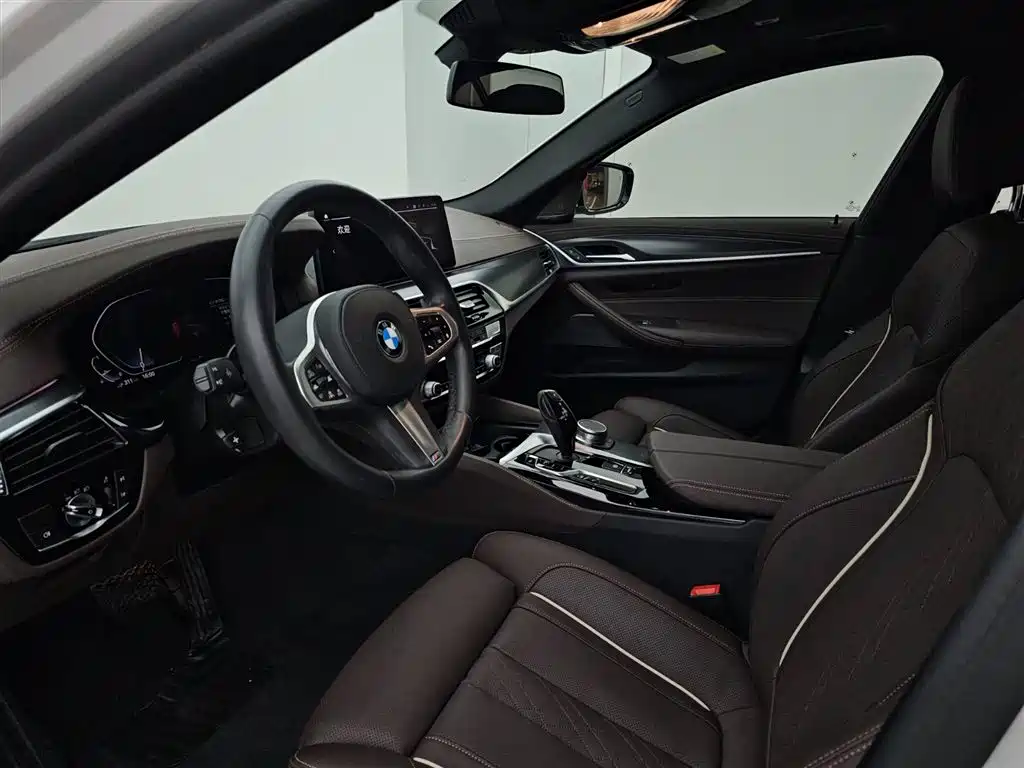 BMW 5 Series New Energy 2021 535Le Pioneer Edition M Sport Package фото 7