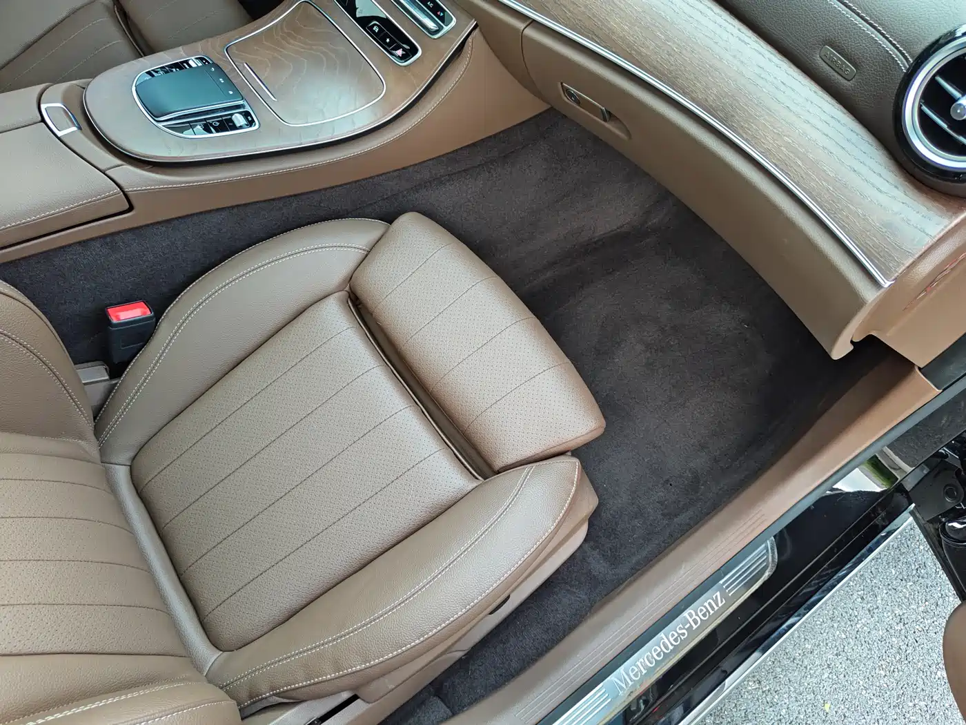 Mercedes-Benz E-Class 2022 Second Facelift E 300 L Luxury фото 27