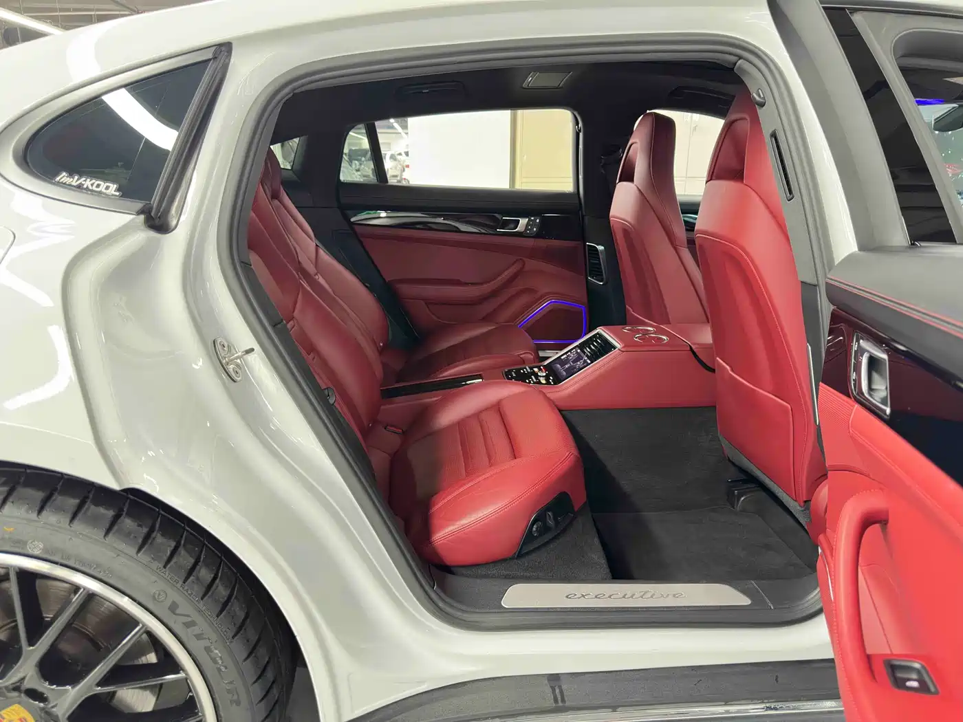 Porsche Panamera 2023 Panamera Executive Long Wheelbase 2.9T фото 23