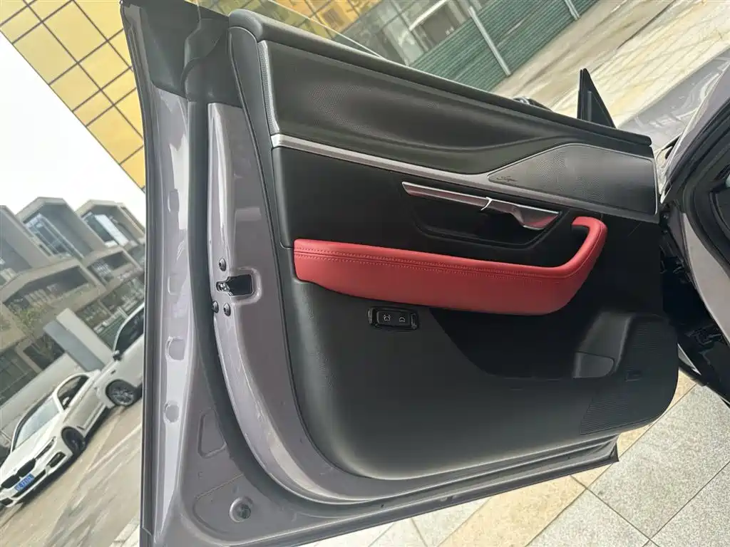 XIAOPENG P7