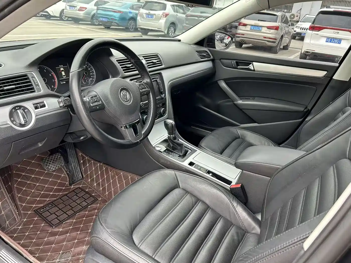 Volkswagen Passat 2014 1.8TSI DSG Executive Edition фото 12