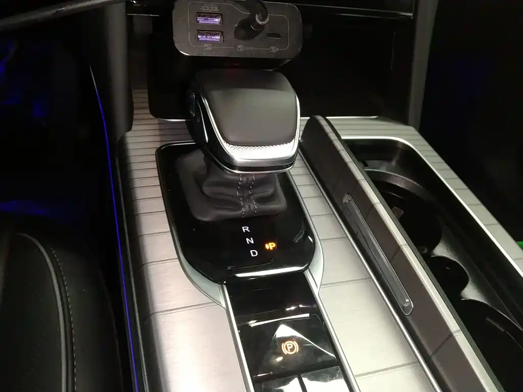 Hongqi HS7 PHEV 2026 2024 2.0T PHEV 4WD Flagship Edition 6-seater