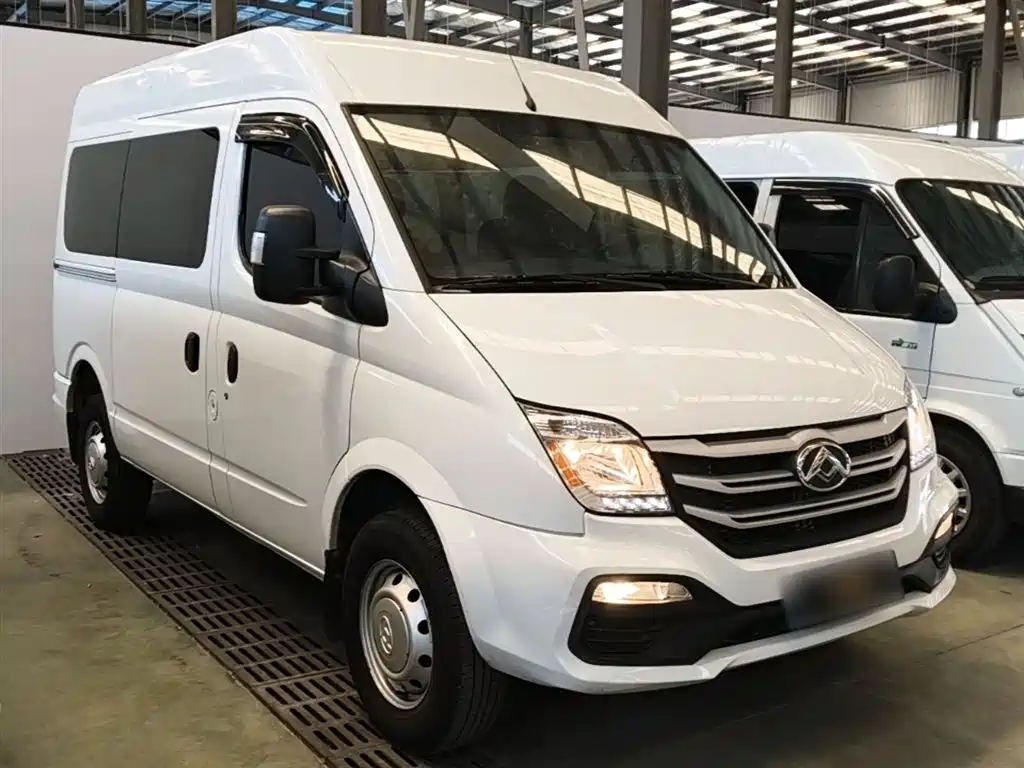 SAIC Maxus Xintu V80 2024 Model Year Aoyunton Value Edition 6MT Short Wheelbase Medium Roof 127Ps 5/6-Seater фото 4