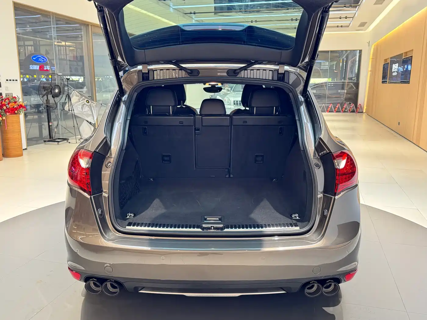 Porsche Cayenne 2014 Cayenne Platinum Edition 3.0T фото 8