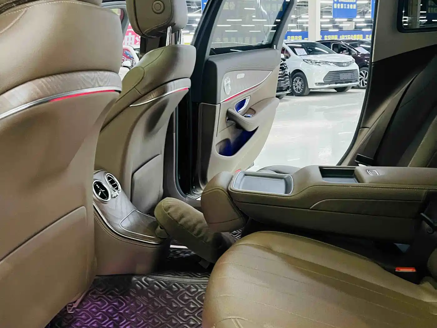 Mercedes-Benz E-Class 2021 E 300 L Fashion фото 7