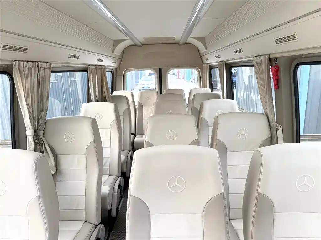 Mercedes-Benz Sprinter 2012 Model 2.1T Premium Tour Long Wheelbase фото 6
