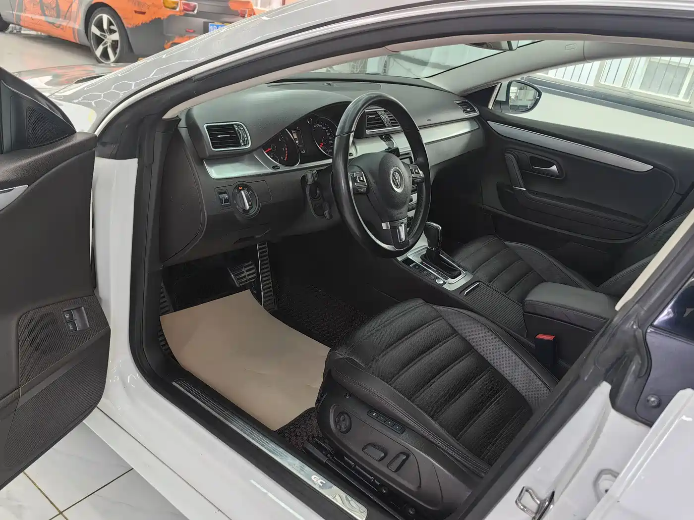Volkswagen FAW-Volkswagen CC 2018 2.0TSI Luxury фото 10