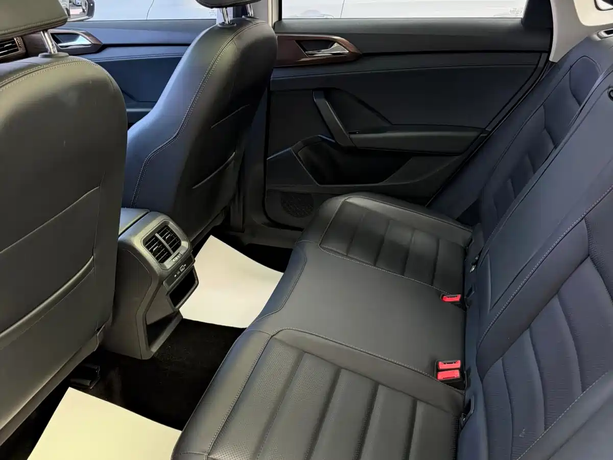 Volkswagen Tharu 2022 280TSI FWD Luxury Edition фото 14