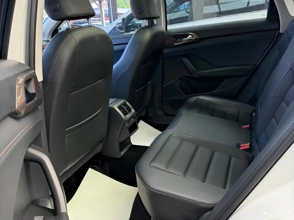 Volkswagen Tharu 2022 280TSI FWD Luxury Edition фото 17