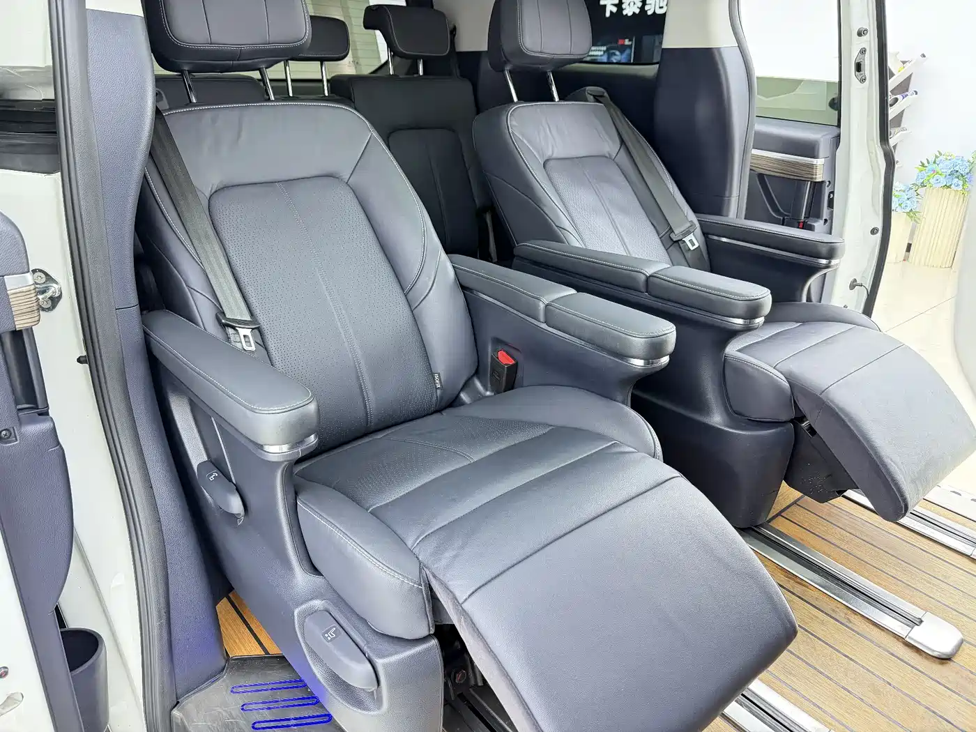 GAC Trumpchi Trumpchi M8 2021 Leading Show Series 390T Premium Edition фото 8