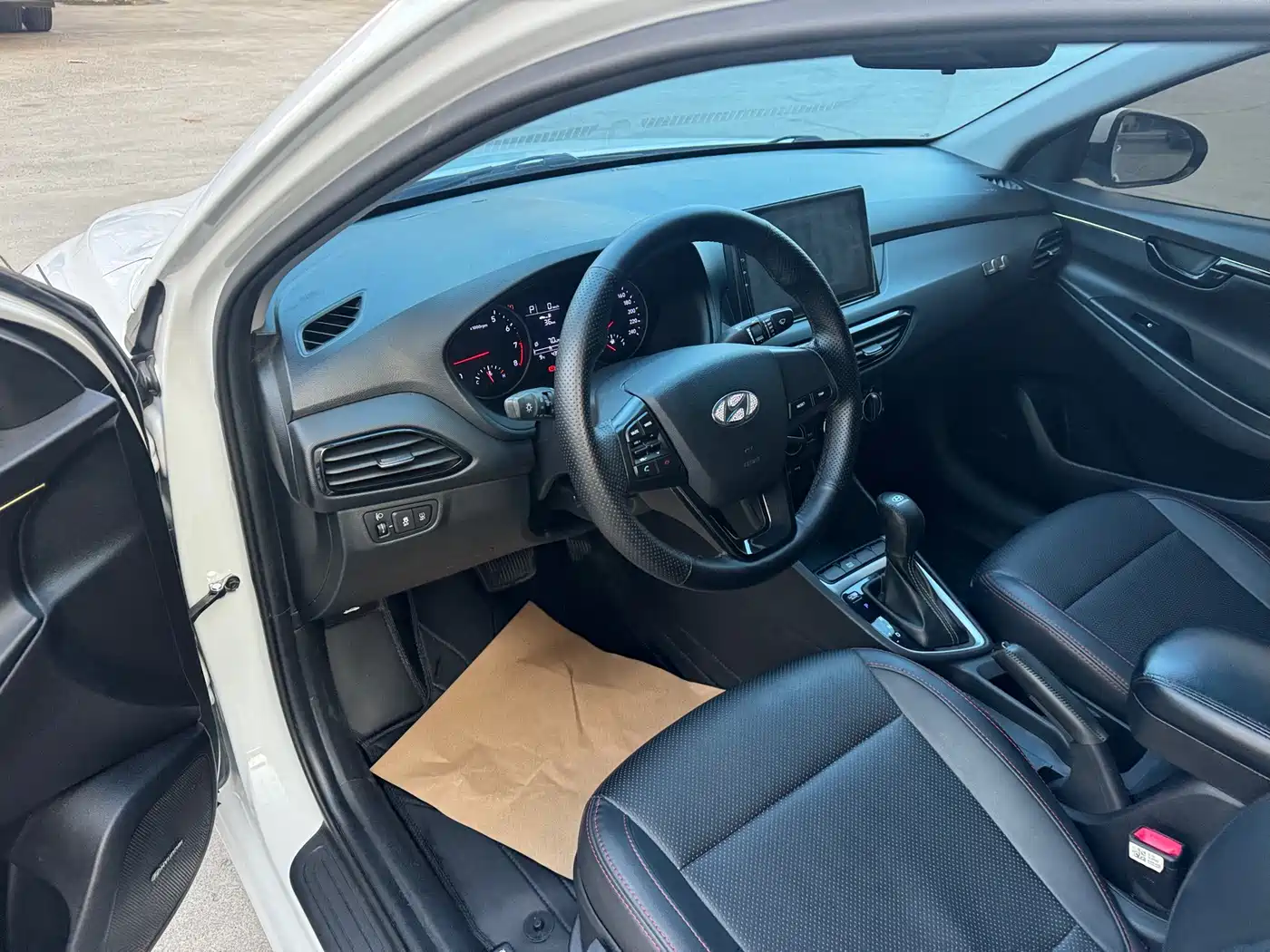Hyundai Elantra 2020 1.6L Auto GL Pleasing Edition фото 5