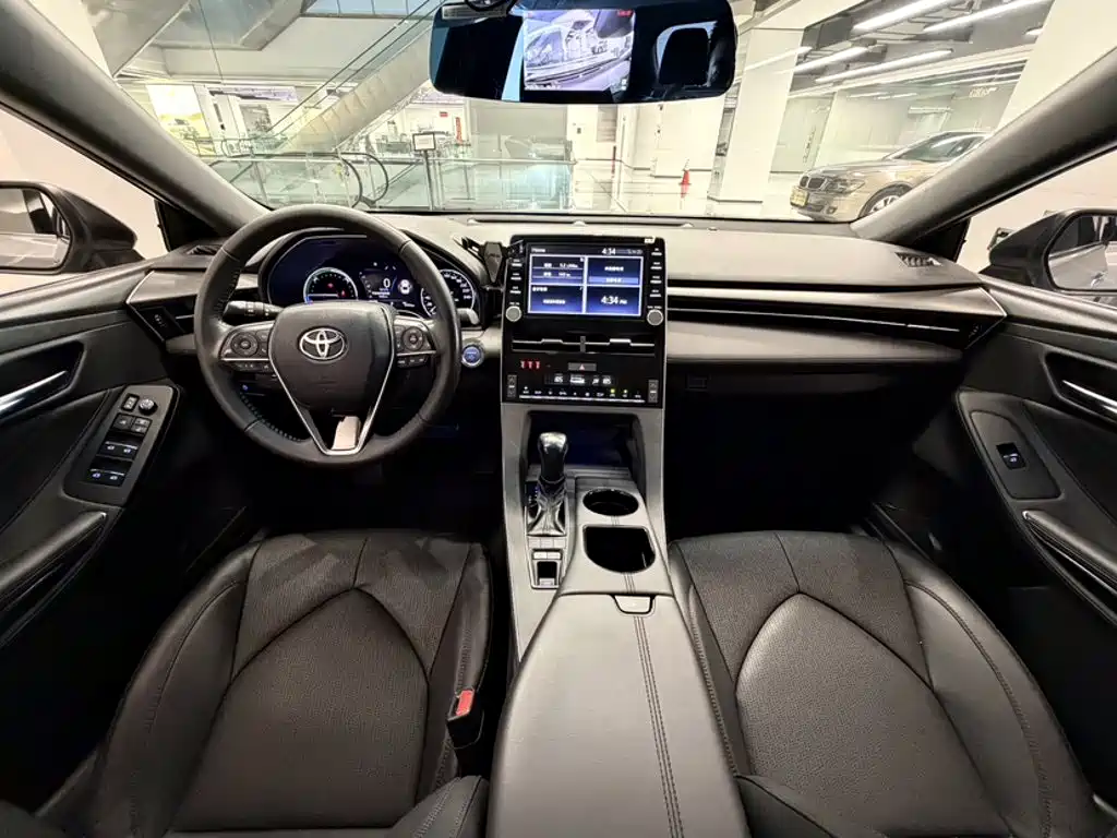 Photo 20 - Toyota Avalon