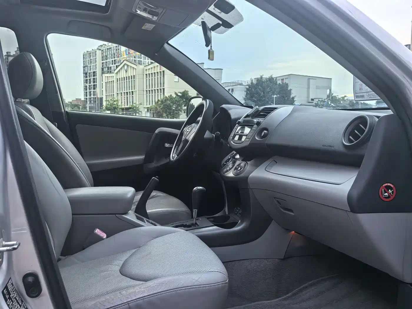 Toyota RAV4 Rongfang 2009 2.4L Automatic Luxury Edition фото 11