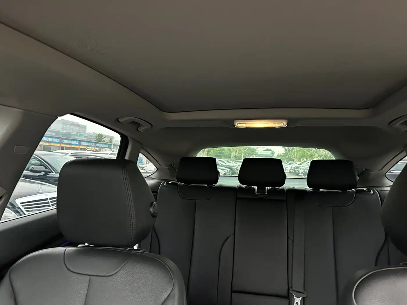 BMW 3 Series GT 2018 320i Fashion фото 13