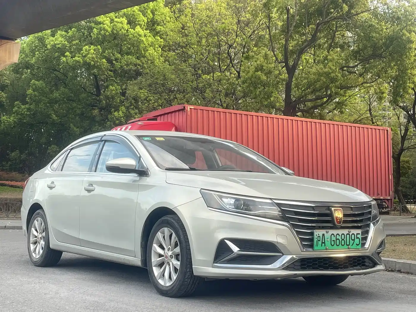 ROEWE I6 NEW ENERGY