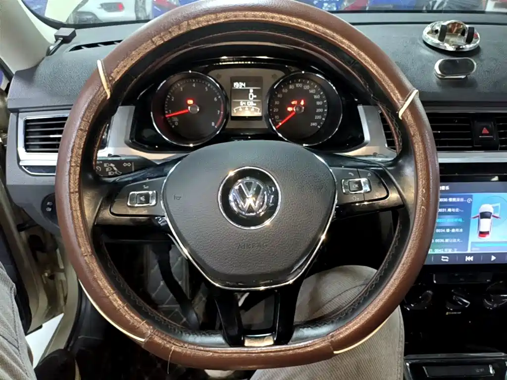 Volkswagen Bora 2018 1.5L Manual Comfort фото 11