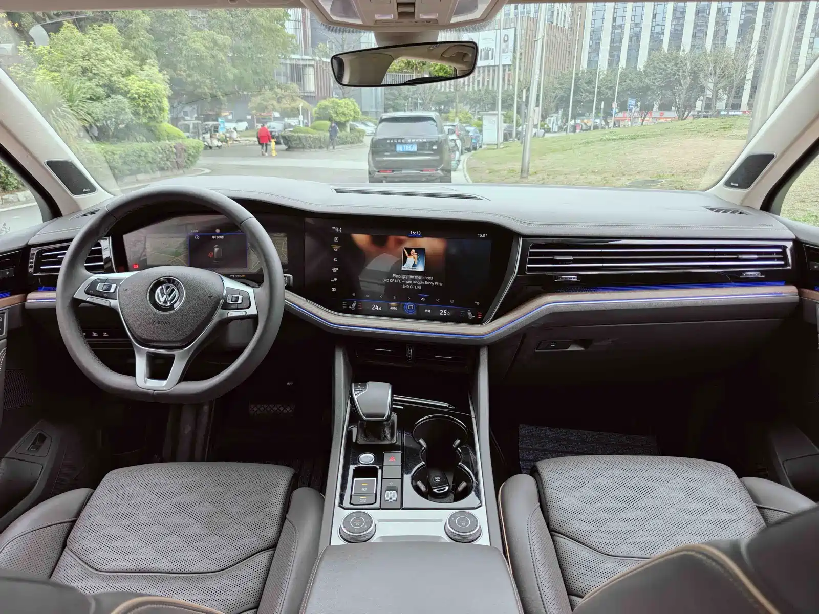 صورة 10 - Volkswagen Touareg
