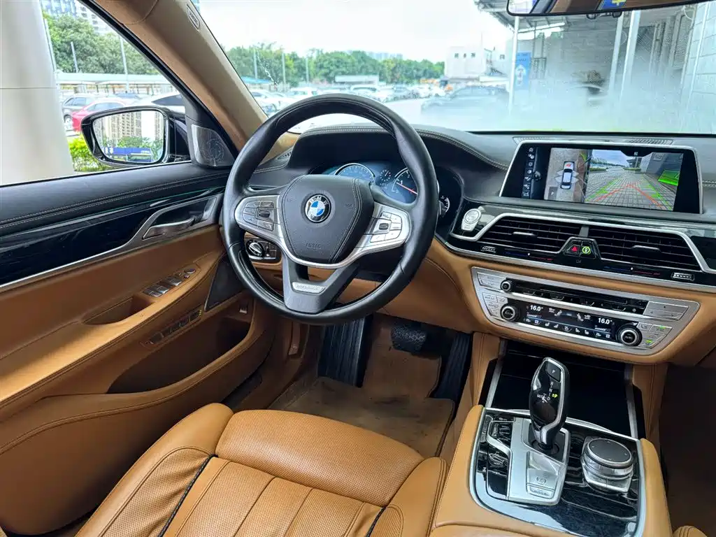 BMW 7 Series 2017 750Li xDrive Customized Edition (4-Seater) фото 15