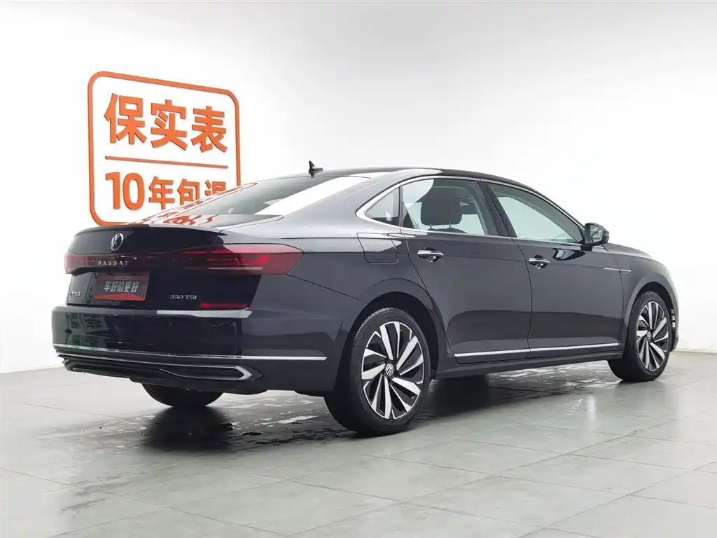 Volkswagen Passat 2022 330TSI Luxury Edition фото 2