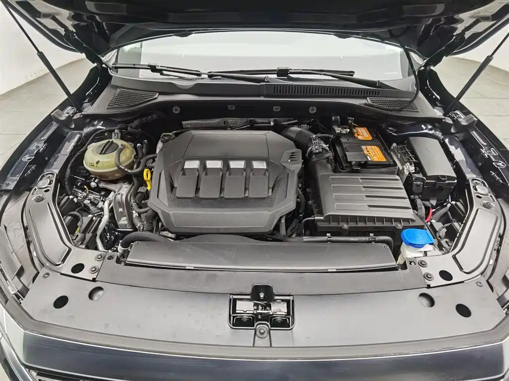 Volkswagen Passat 2022 330TSI Luxury Edition фото 6