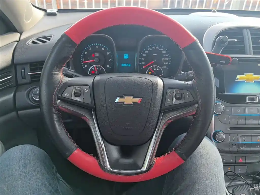 Chevrolet Malibu 2014 2.0L Automatic Luxury фото 11