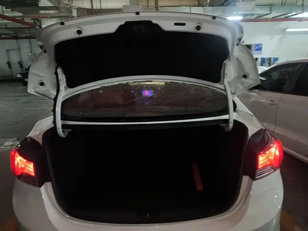 Hyundai Langdong 2015 1.6L Auto Premium фото 19