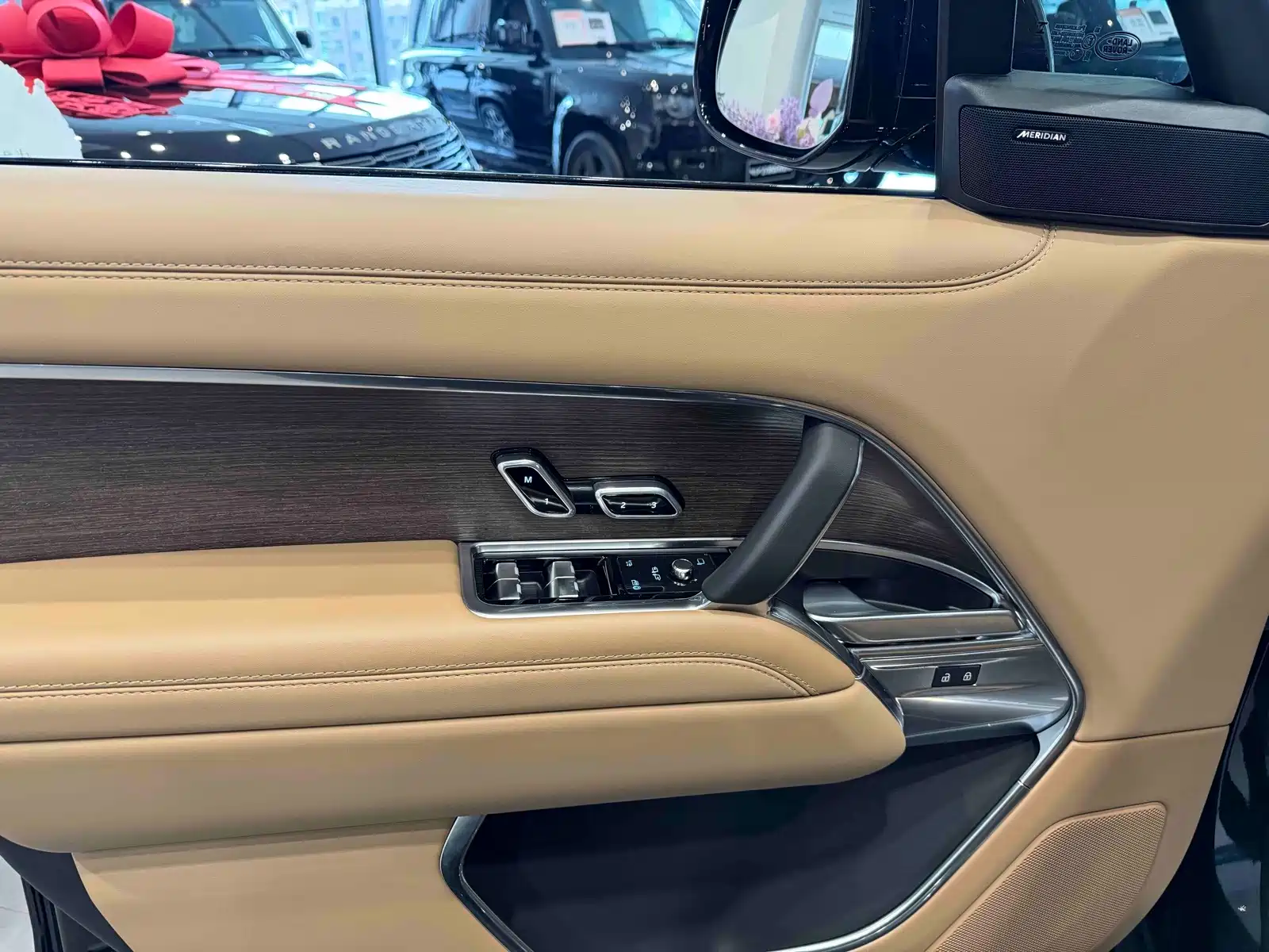 Photo 5 - Land Rover Range Rover