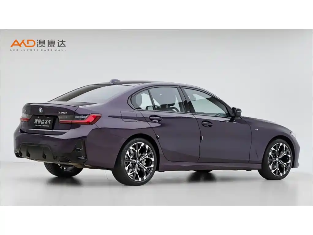 Photo 3 - BMW 3 Series