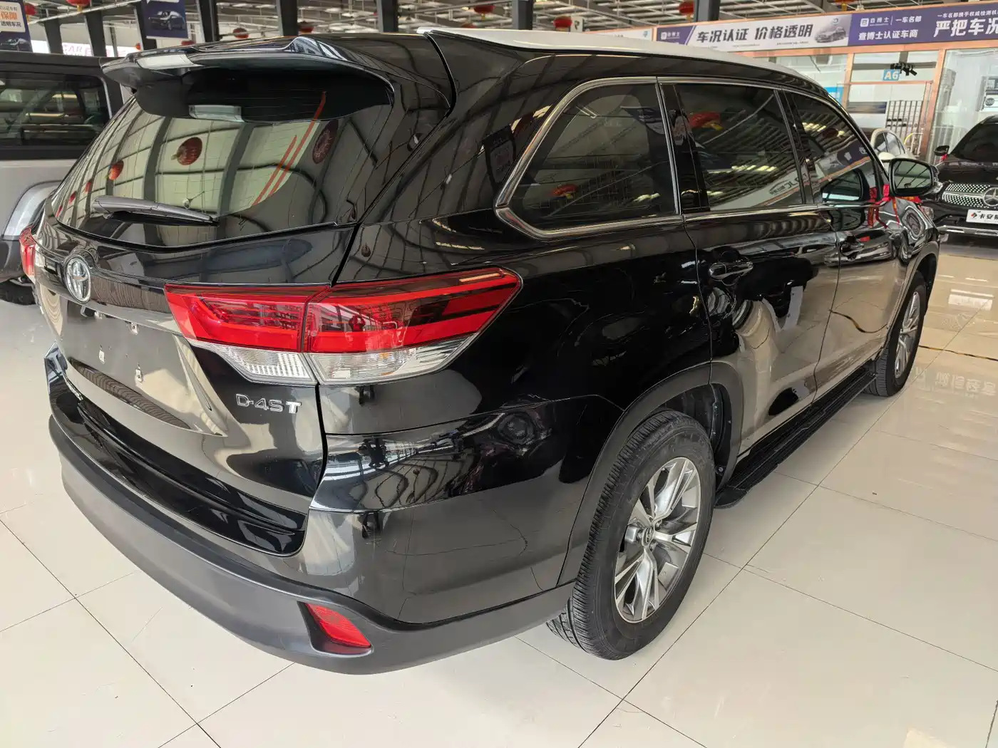 TOYOTA HIGHLANDER
