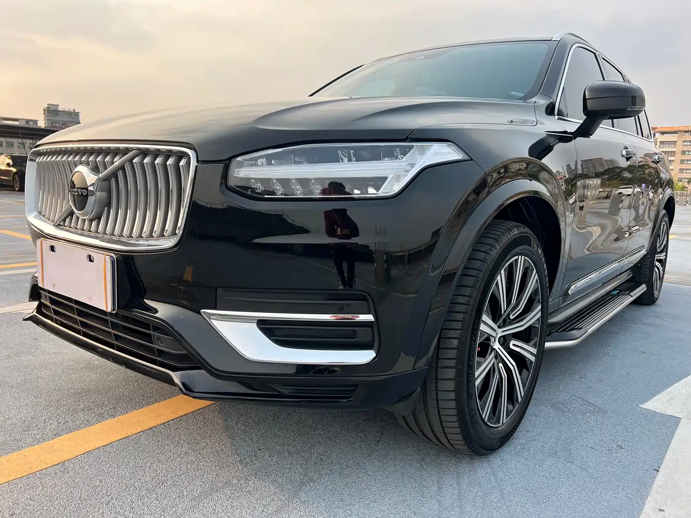 VOLVO XC90