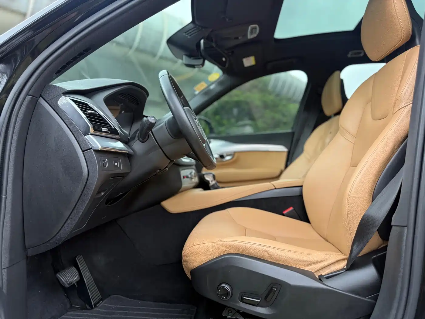 Фото 14 - Volvo XC90