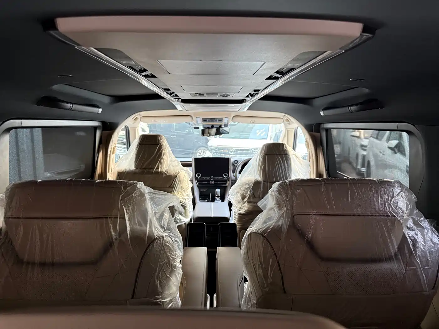 Toyota Alphard 2025 Hybrid 2.5L Ultimate Gold Edition фото 5