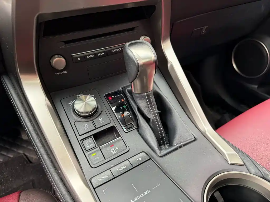 Фото 9 - Lexus NX