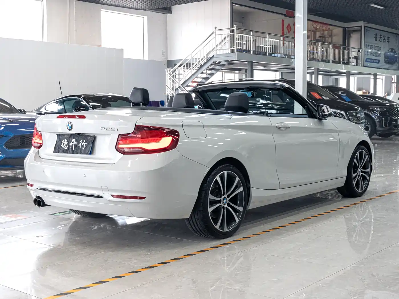 BMW 2 Series (Import) 2019 225i Convertible Coupe Sport Design Package фото 2