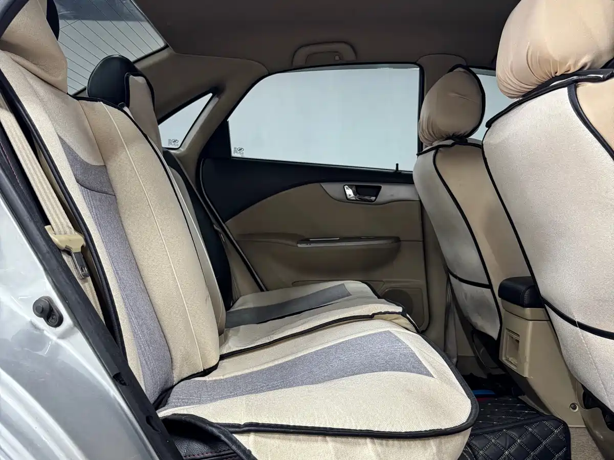 Buick Excelle 2011 1.6LX-AT фото 15