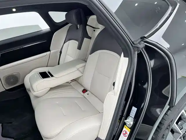 Avatr 12 2025 Max Extended Range Edition фото 18