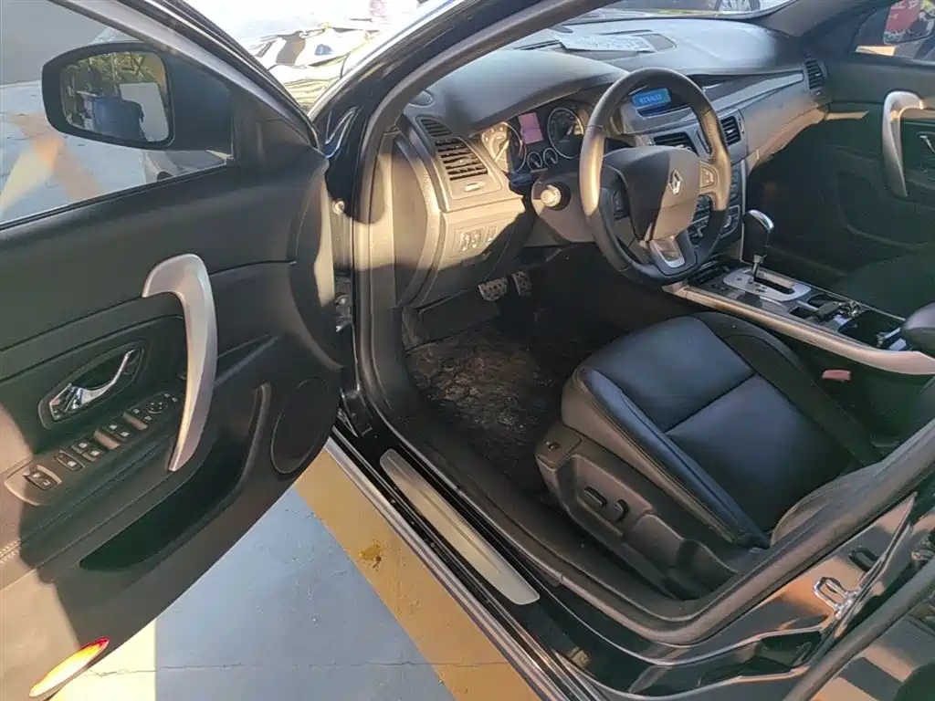Renault Latitude 2016 2013 Facelift 2.0L CVT Luxury Edition