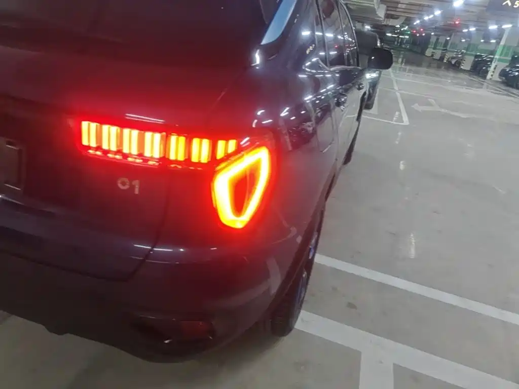 Lynk & Co 01 2017 2.0T 2WD Pro Shine Edition фото 8