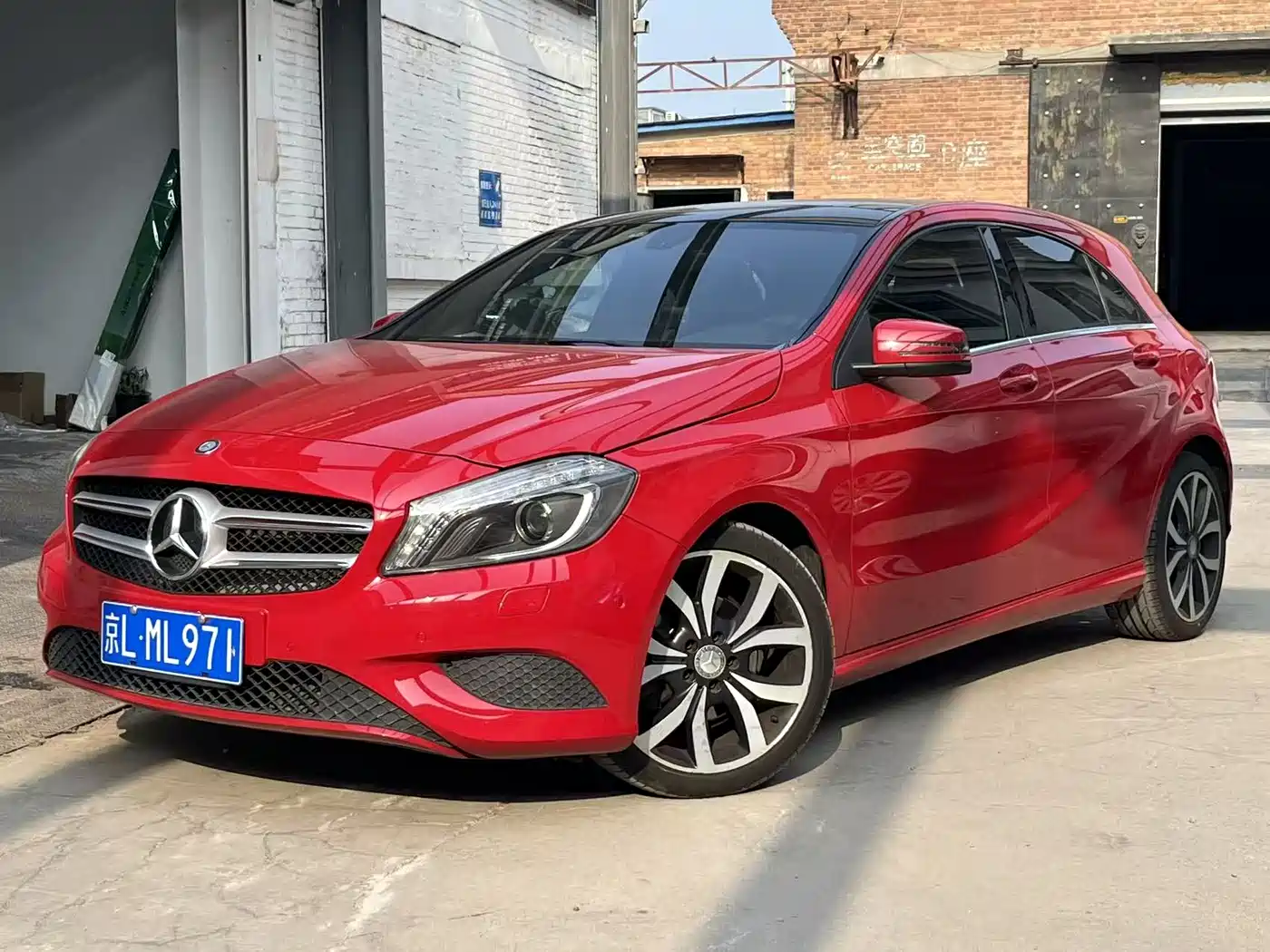 Mercedes-Benz A-Class (Import) 2015 A 200 Fashion