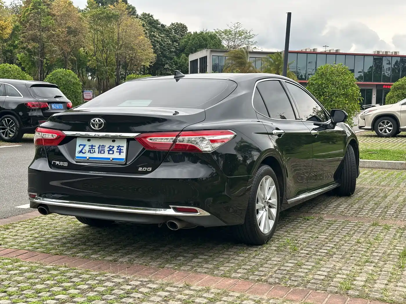 Toyota Camry 2023 2.0G Luxury Edition фото 15