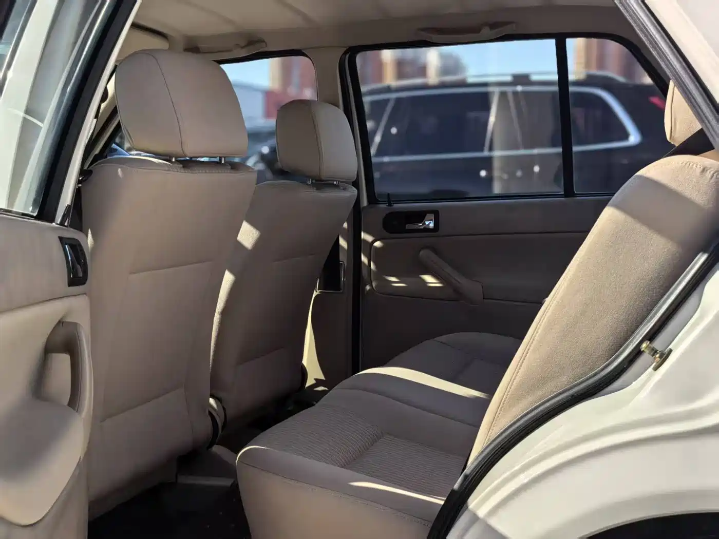 Volkswagen Jetta 2012 1.6L Avant-garde фото 5
