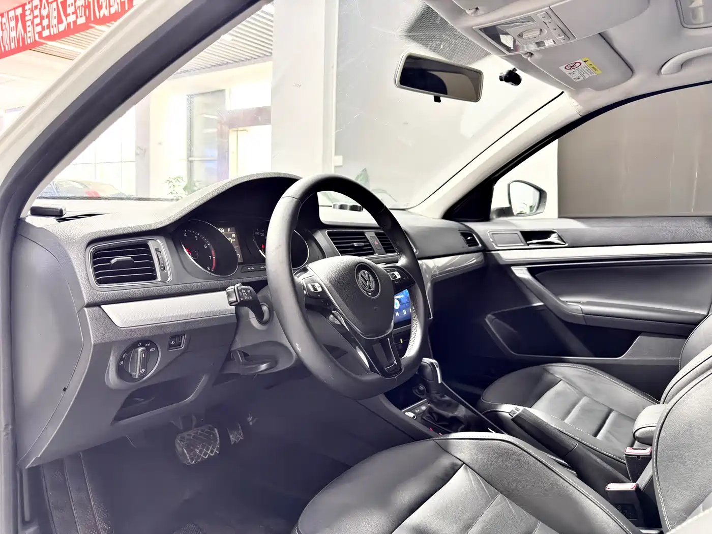 Volkswagen Lavida Tour 2017 230TSI DSG Comfort Edition фото 10