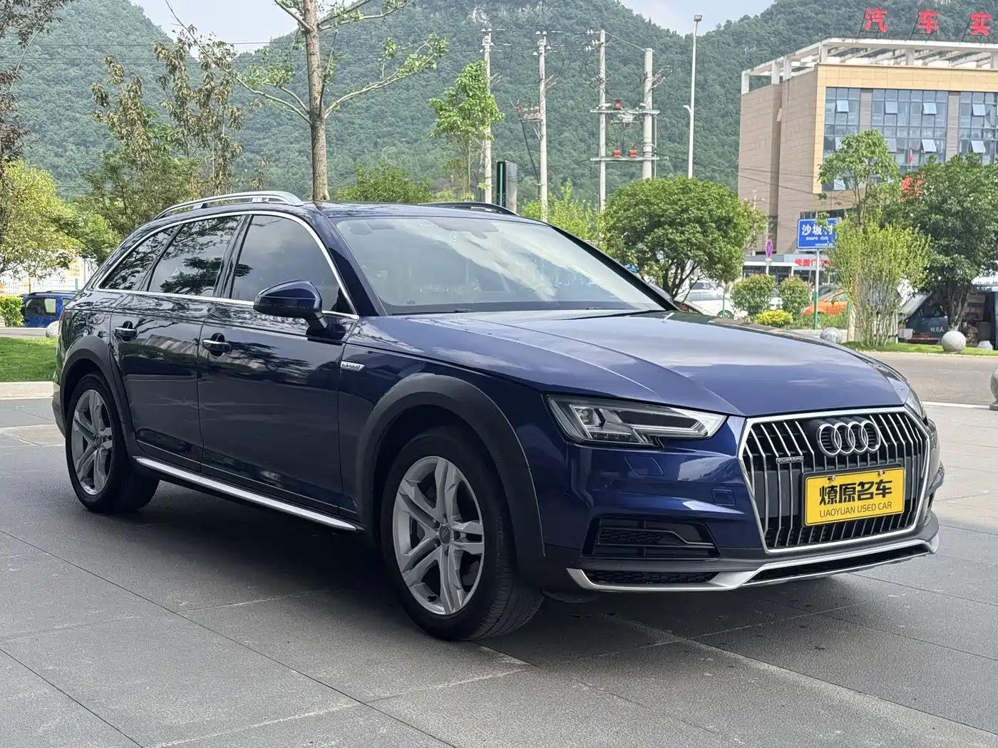 Audi A4 (Import) 2017 2017 45 TFSI allroad quattro Fashion