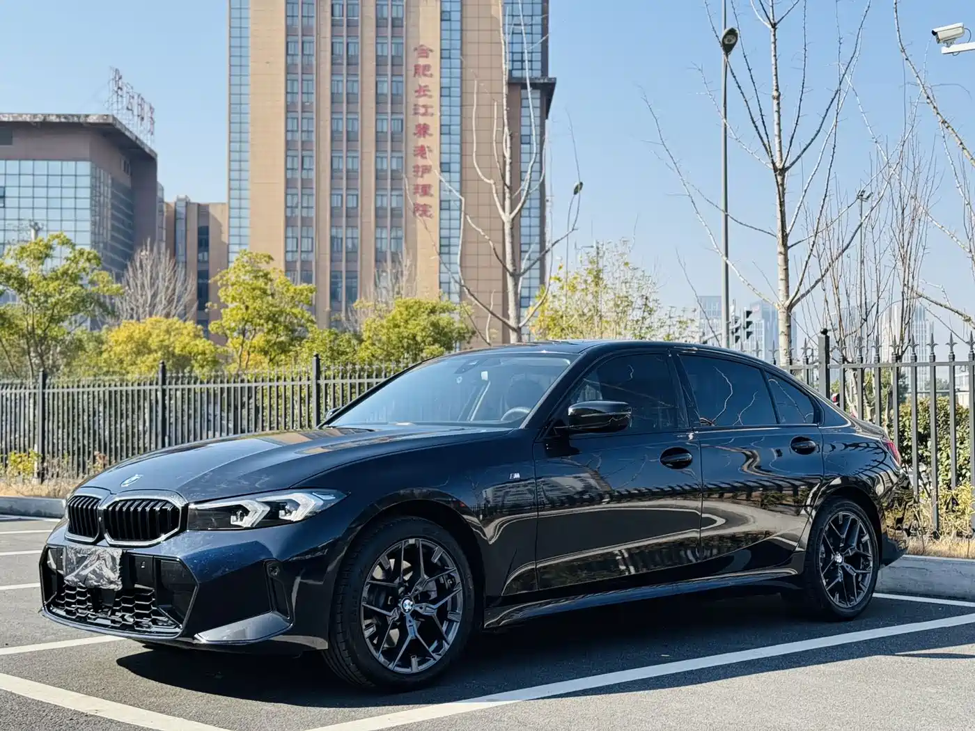 BMW 3 Series 2025 330Li M Sport Night Edition