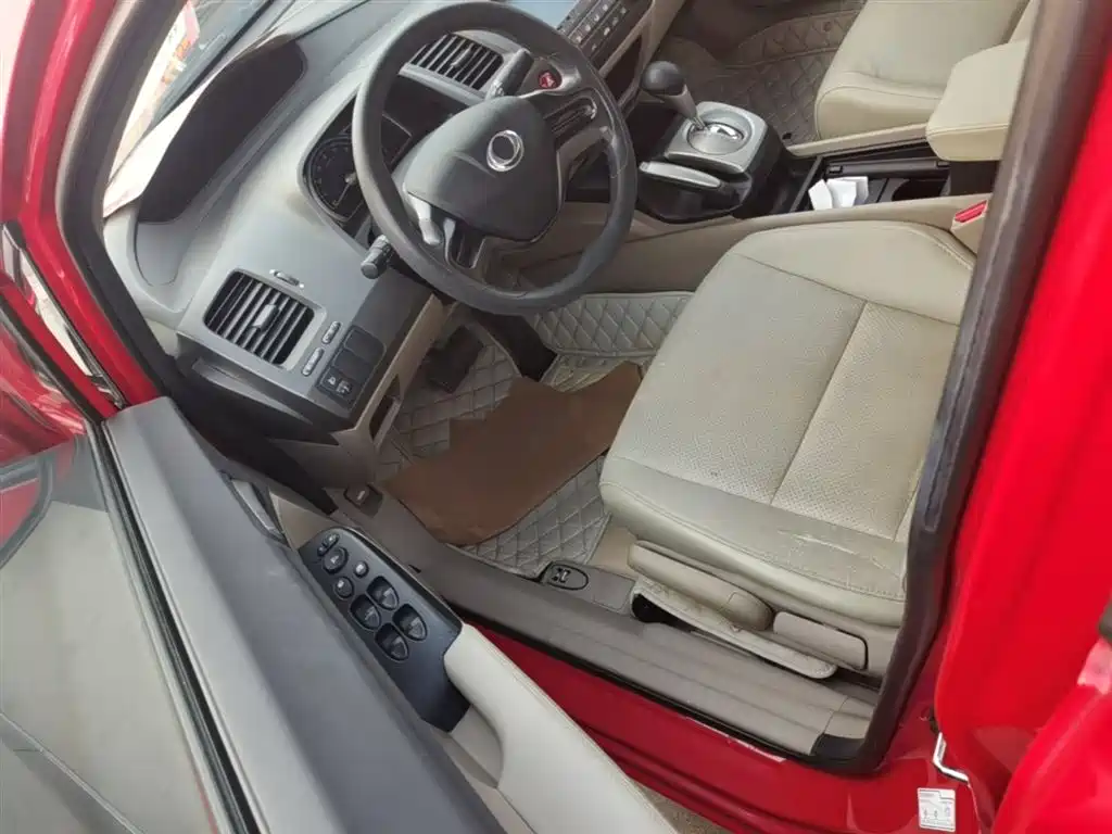 CIIMO CIIMO 2014 2012 1.8L Automatic
