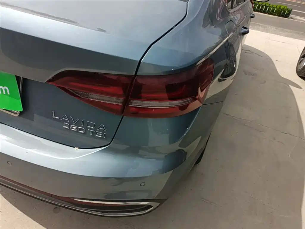 Volkswagen Lavida 2023 Model 280TSI DSG Eternal Edition фото 8
