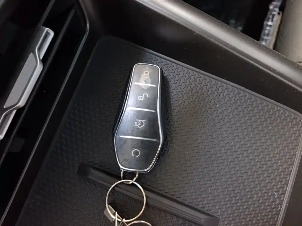 BYD Qin PLUS 2026 DM-i Smart Edition 128KM Progressive фото 9