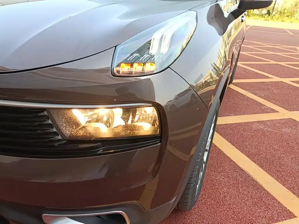 Lynk & Co 01 2017 2.0T 2WD фото 24